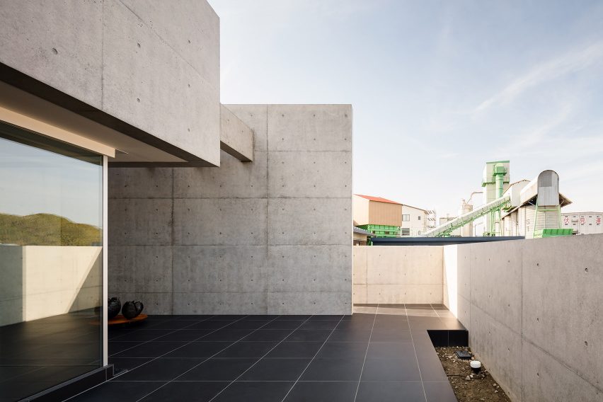 Tranquil House by FORM Kouichi Kimura Architects
