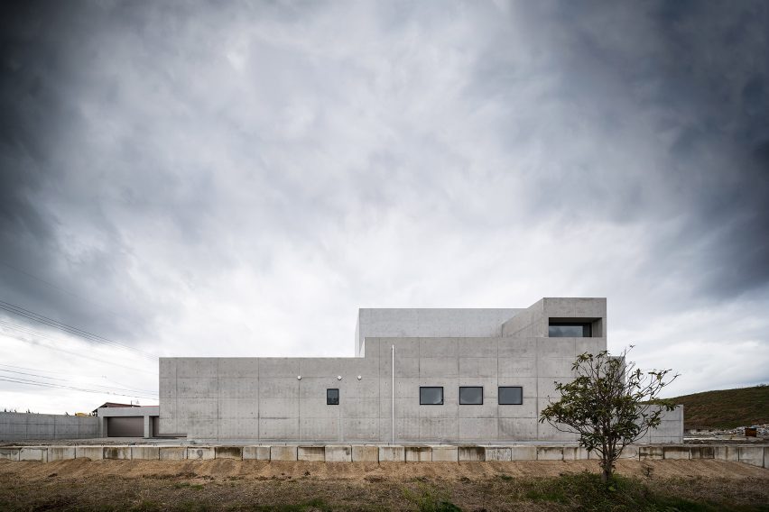 Tranquil House by FORM Kouichi Kimura Architects