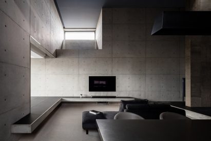 Living room in Tranquil House by FORM Kouichi Kimura Architects