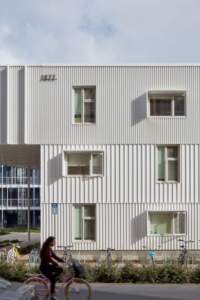 UCSB San Joaquin student housing by LOHA