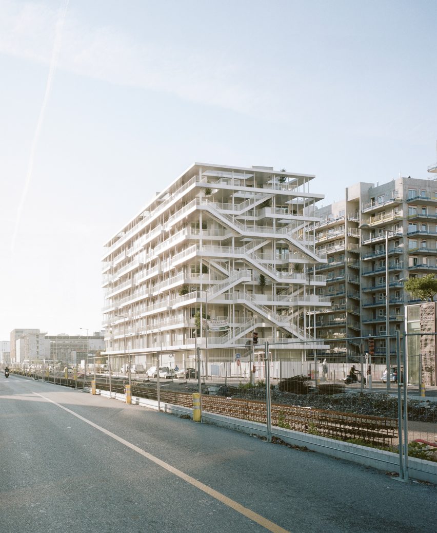 ANIS Office Building by Nicolas Laisné Architectes