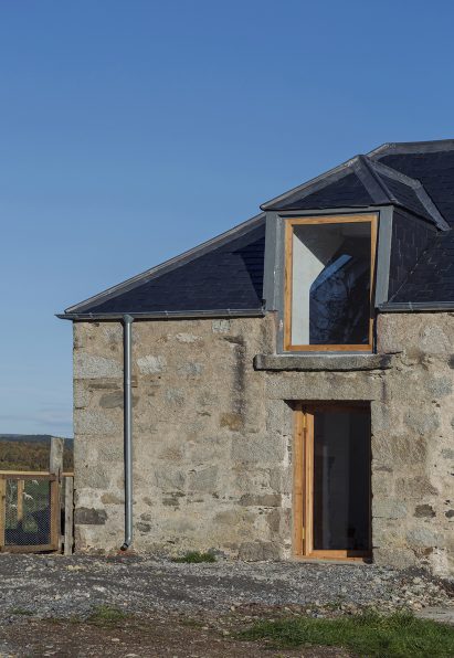Aviemore studio by Morales Finch