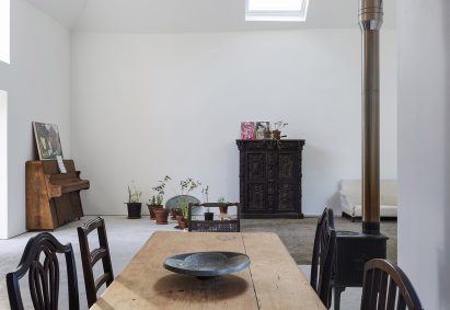Aviemore studio by Morales Finch