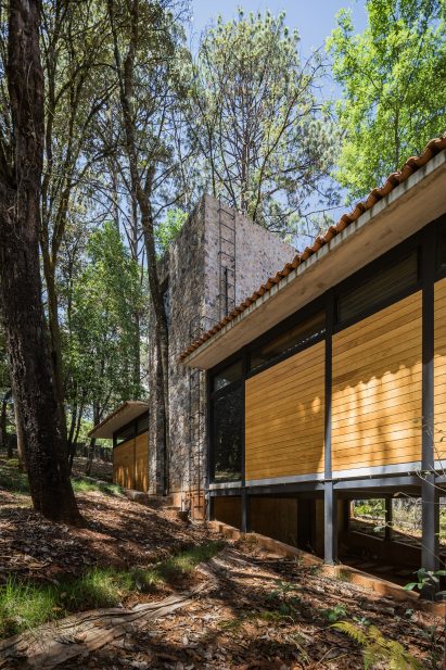 Casa Luzia by Saavedra Arquitectos in Avandaro, Mexico