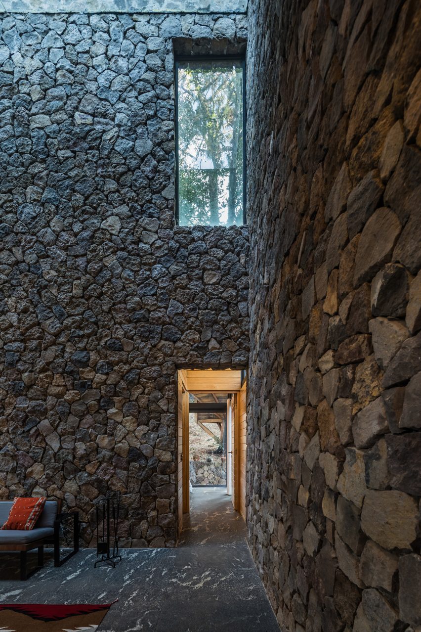 Casa Luzia by Saavedra Arquitectos in Avandaro, Mexico
