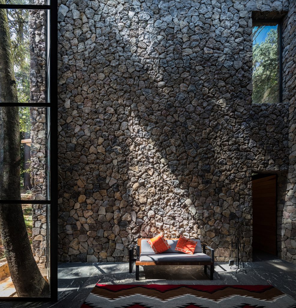 Casa Luzia by Saavedra Arquitectos in Avandaro, Mexico