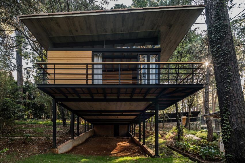 Casa Luzia by Saavedra Arquitectos in Avandaro, Mexico