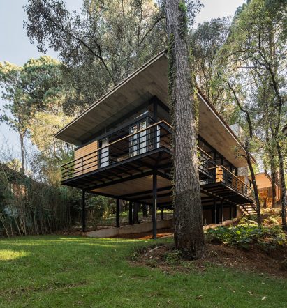 Casa Luzia by Saavedra Arquitectos in Avandaro, Mexico