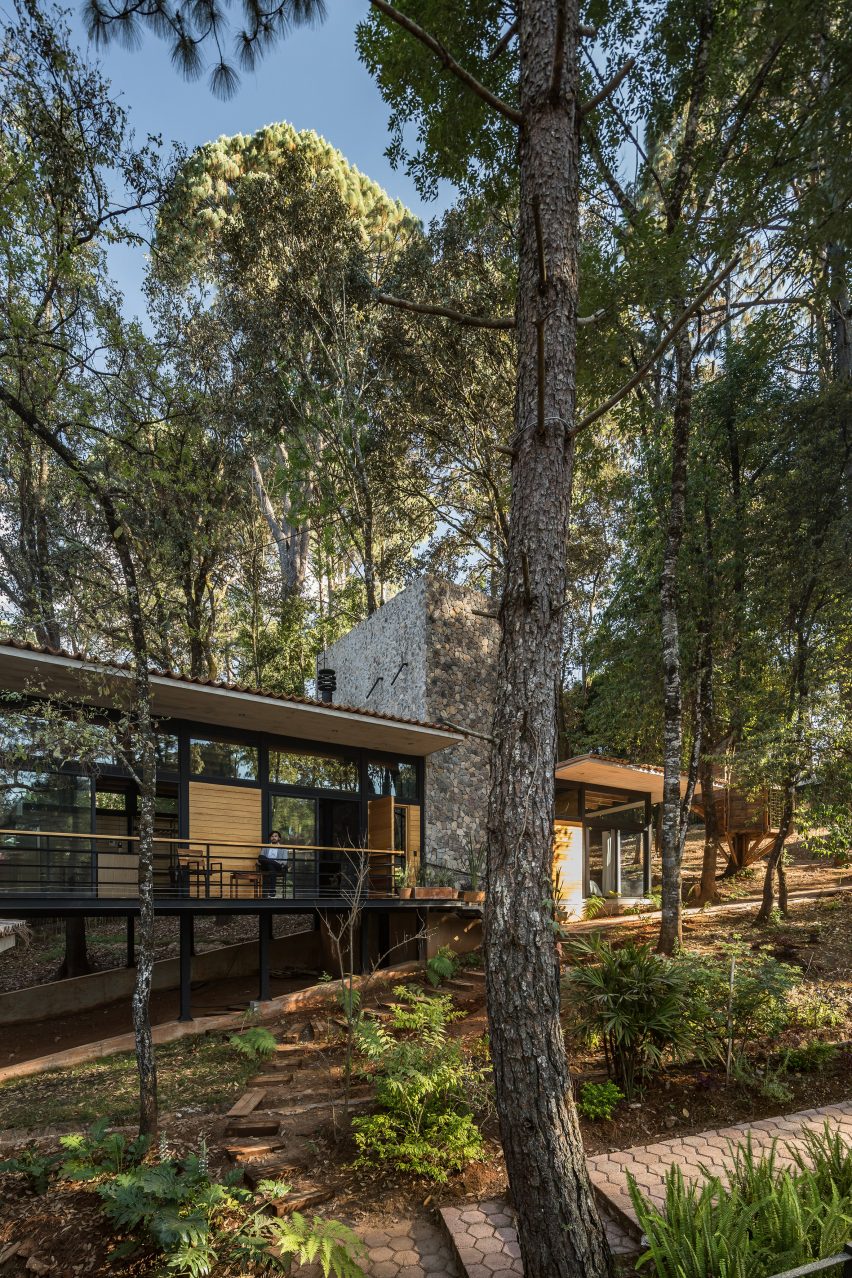 Casa Luzia by Saavedra Arquitectos in Avandaro, Mexico