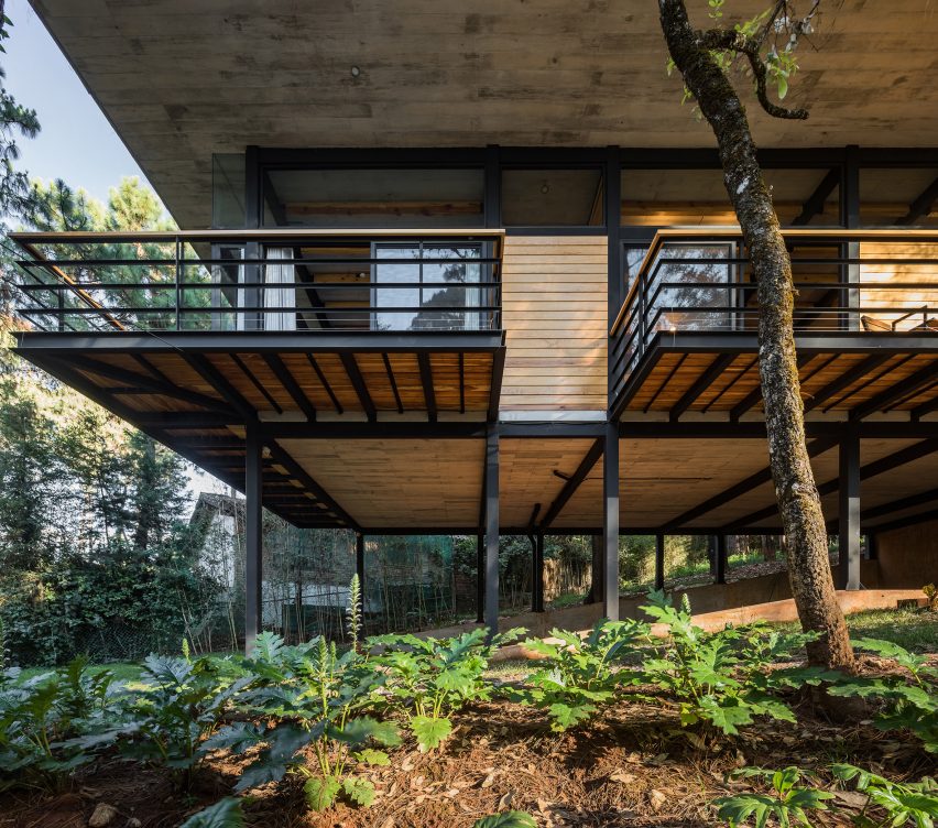 Casa Luzia by Saavedra Arquitectos in Avandaro, Mexico