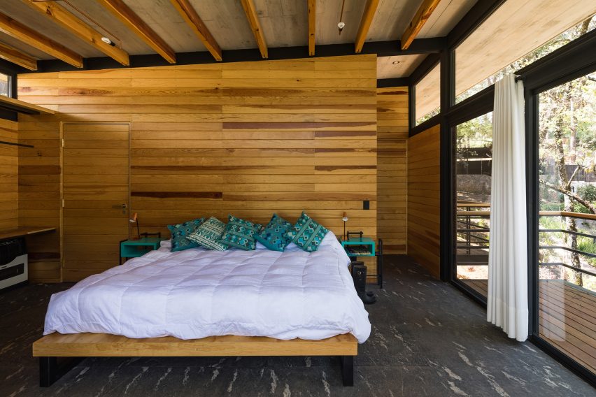 Casa Luzia by Saavedra Arquitectos in Avandaro, Mexico