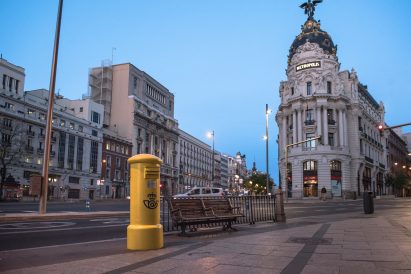 Summa rebrands Spanish postal service retaining distinctive elements