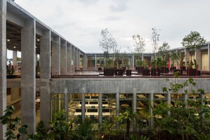 Escuela Bancaria y Comercial (EBC) school in Aguascalientes, Mexico by Ignacio Urquiza Arquitectos