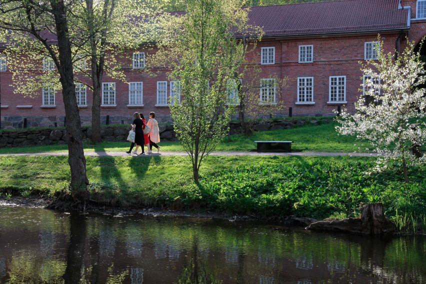 Jasper Morrison curates collection of designer benches for Finnish biennale