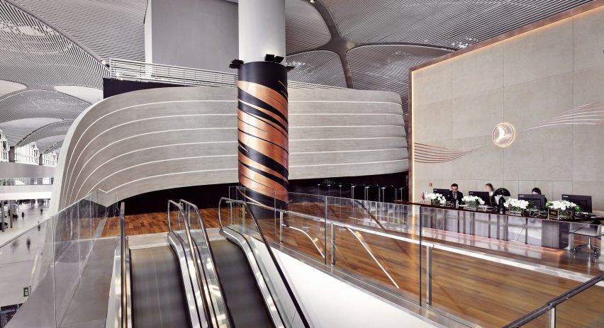 Flow Wall in Istanbul Airport designed by Softroom using parametrics