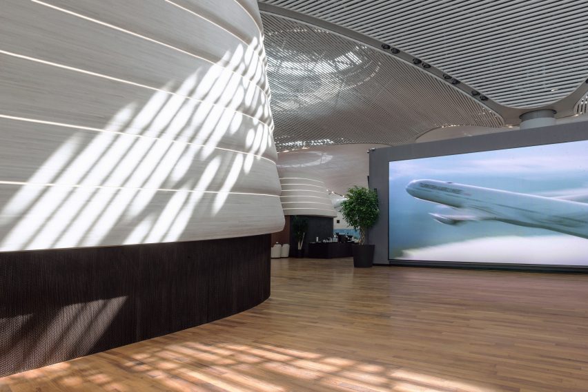 Flow Wall in Istanbul Airport designed by Softroom using parametrics