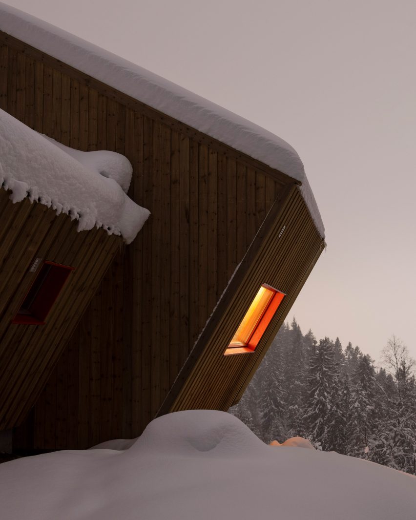 Fuglemyrhytta self-service cabin overlooking the Oslofjord in Norway by Snøhetta