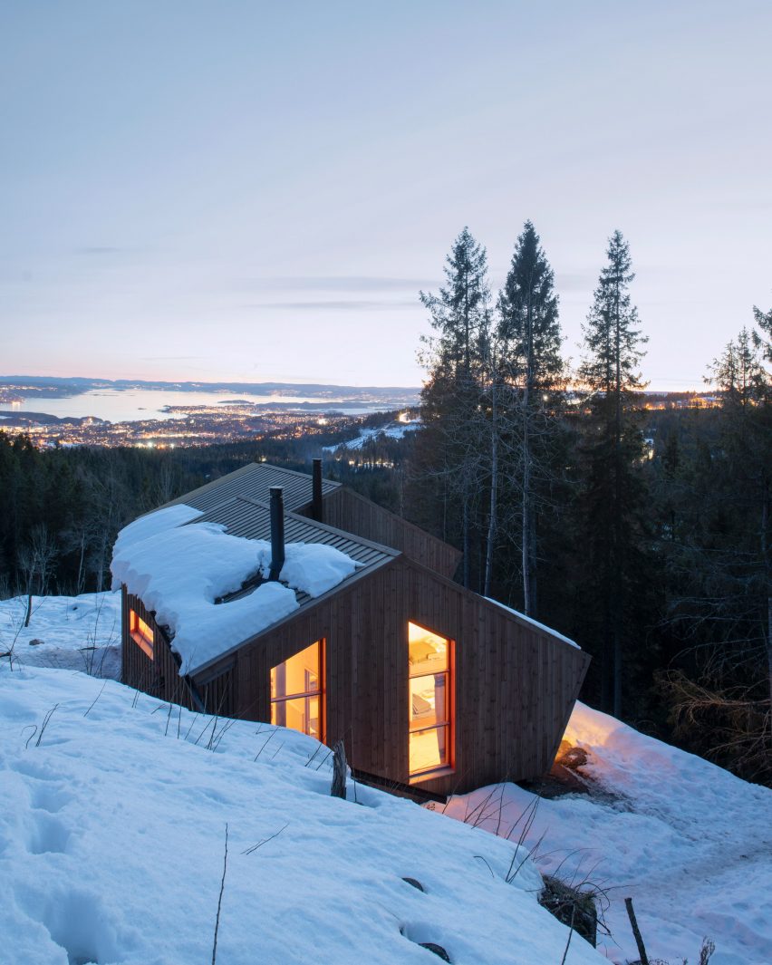Fuglemyrhytta self-service cabin overlooking the Oslofjord in Norway by Snøhetta