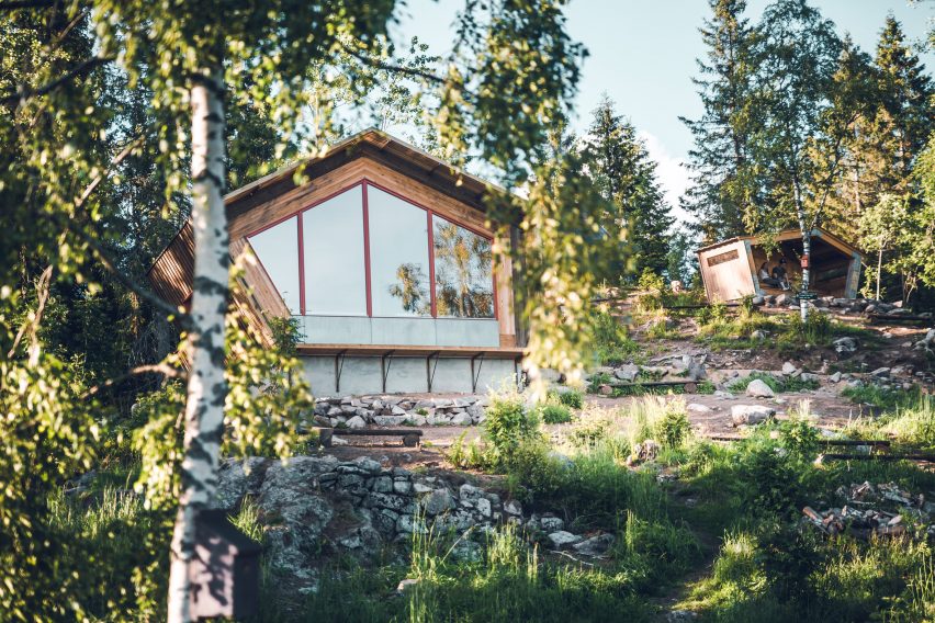 Fuglemyrhytta self-service cabin overlooking the Oslofjord in Norway by Snøhetta