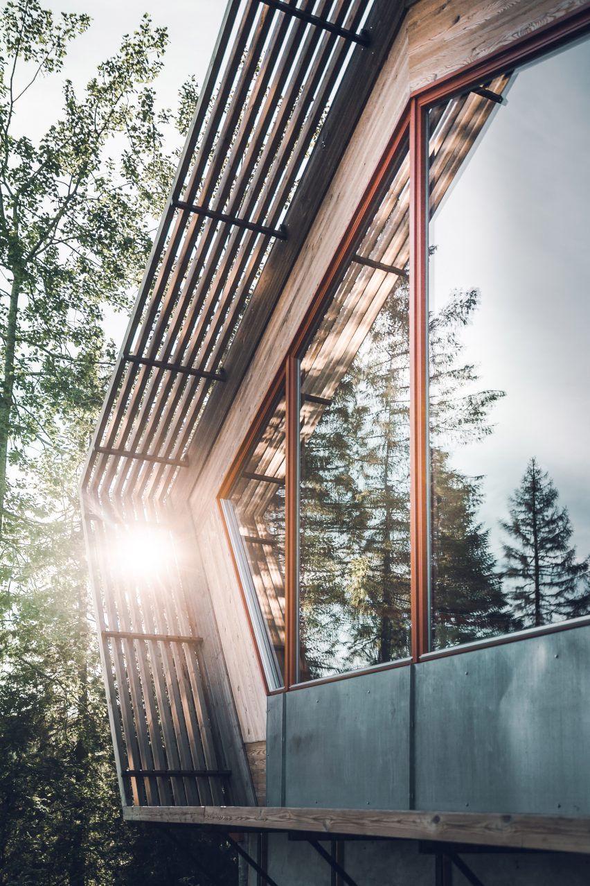 Fuglemyrhytta self-service cabin overlooking the Oslofjord in Norway by Snøhetta