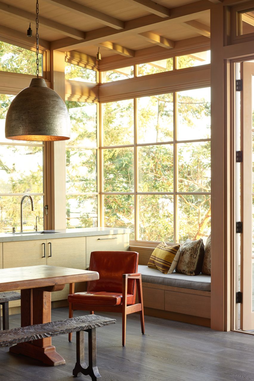 Hillside Sanctuary and guest house by Hoedemaker Pfeiffer in Washington state