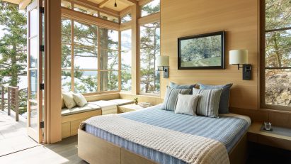 Hillside Sanctuary and guest house by Hoedemaker Pfeiffer in Washington state