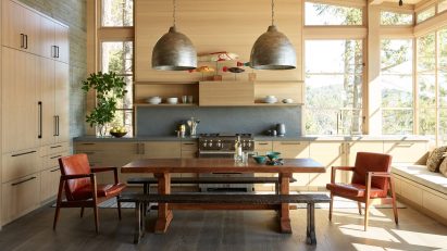 Hillside Sanctuary and guest house by Hoedemaker Pfeiffer in Washington state