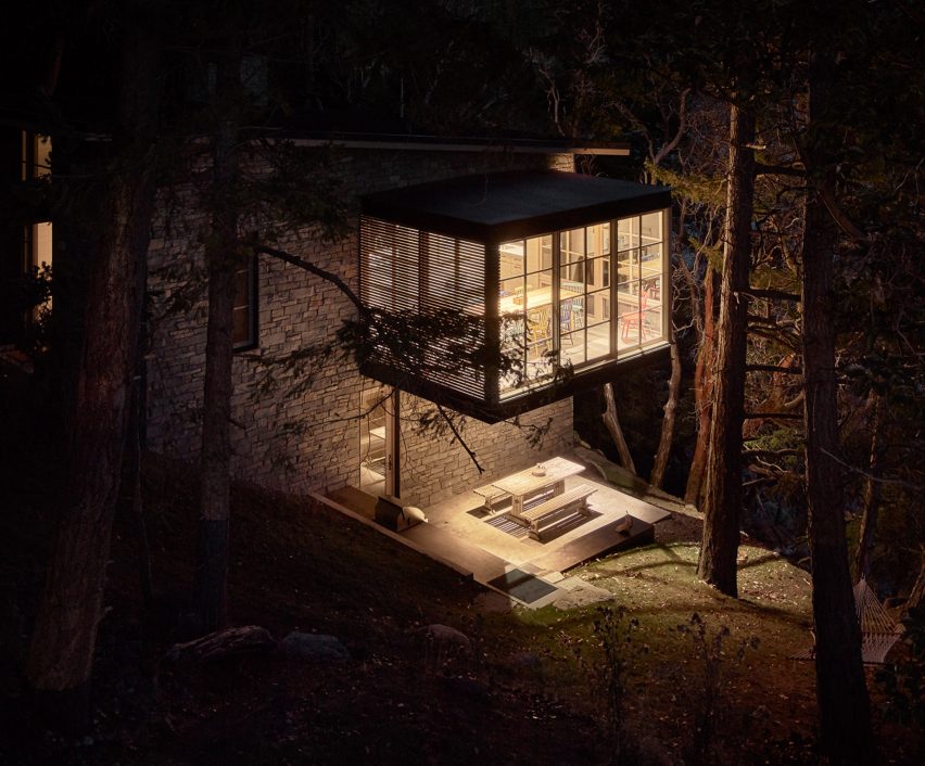 Hillside Sanctuary and guest house by Hoedemaker Pfeiffer in Washington state