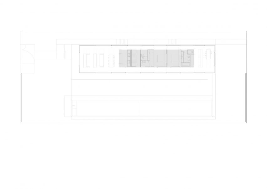 Fran Silvestre Arquitectos builds glass-box Hoffman House with a walkable roof