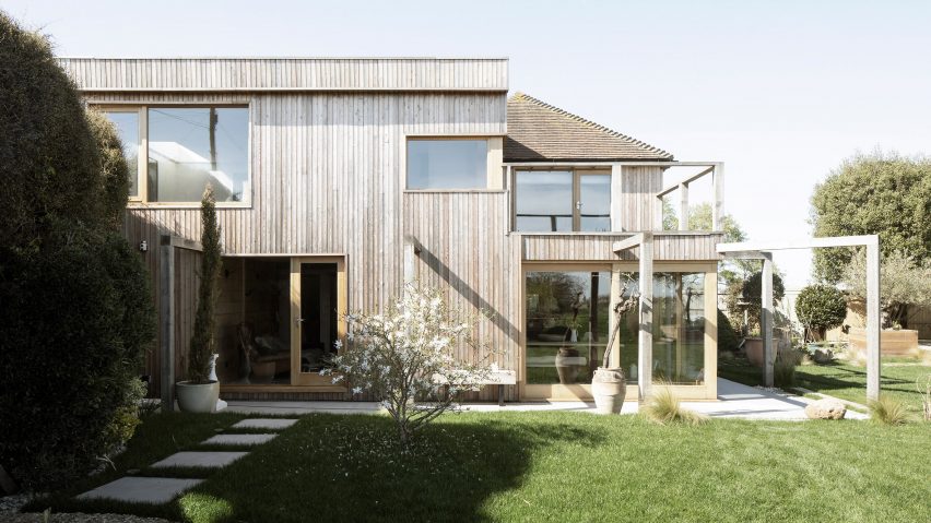 Island Cottage by Paul Cashin Architects