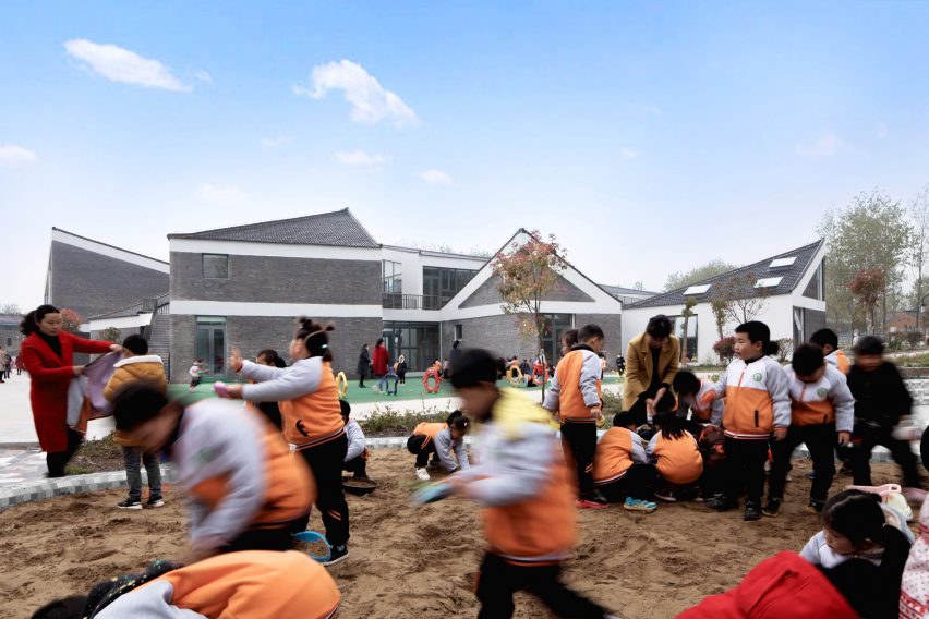 Jiangsu Beisha Kindergarten by Crossboundaries