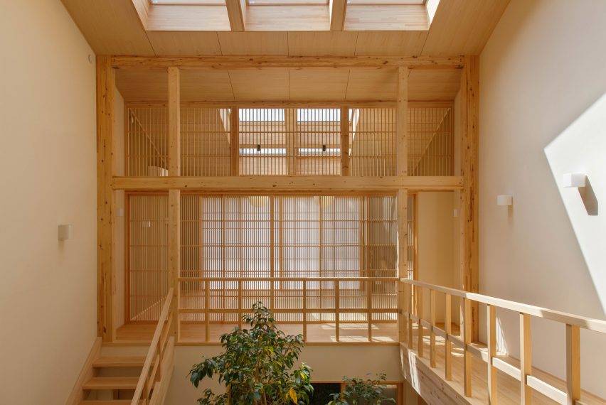 07Beach arrange Kyoto home around glass-fronted bathroom