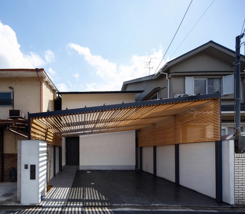 07Beach arrange Kyoto home around glass-fronted bathroom