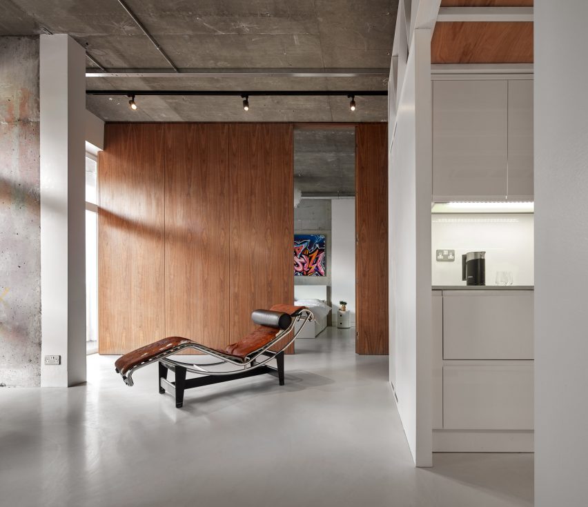 Martello Street apartment by Merrett Houmoller Architects
