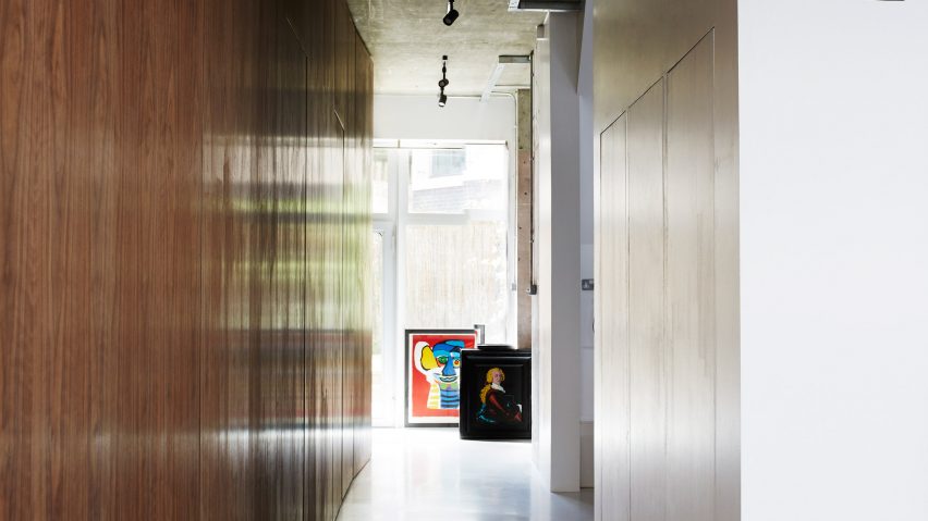 Martello Street apartment by Merrett Houmoller Architects