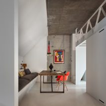 Martello Street apartment by Merrett Houmoller Architects
