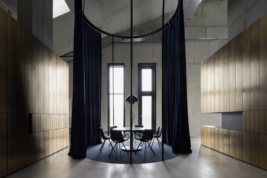 NV-9 office by Alexander Volkov Architects