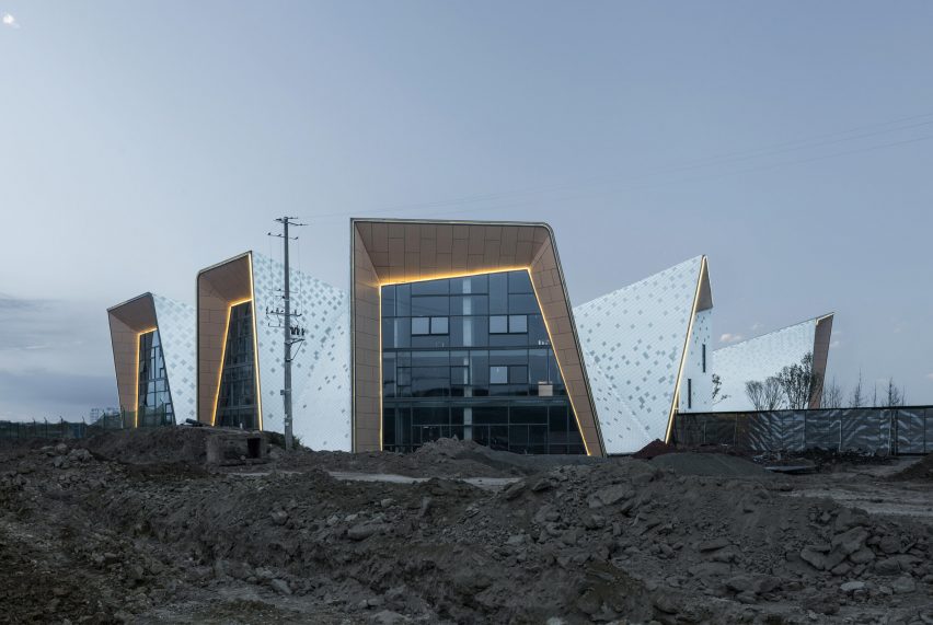 Park Legend Kindergarten by Challenge Design