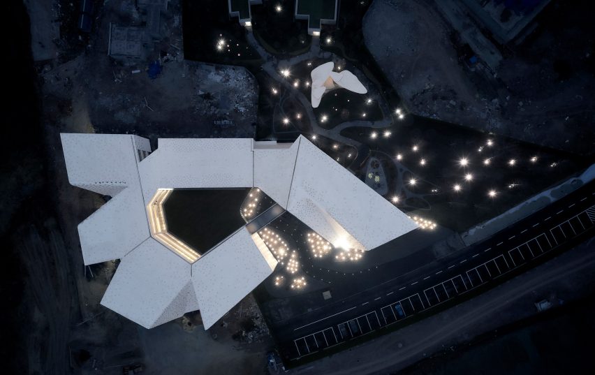 Park Legend Kindergarten by Challenge Design