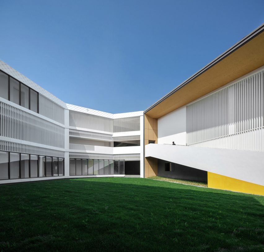 Park Legend Kindergarten by Challenge Design