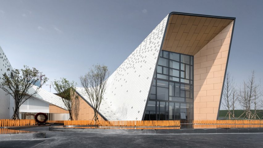 Park Legend Kindergarten by Challenge Design