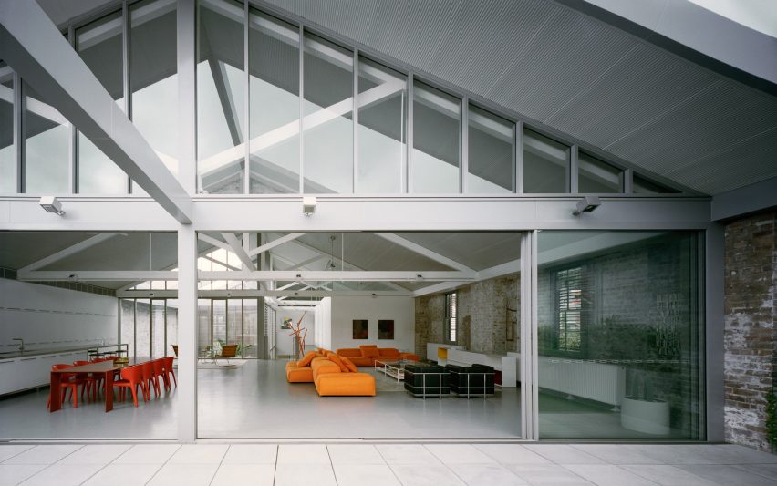 Ian Moore Architects converts Sydney warehouse into light-filled home and laboratory