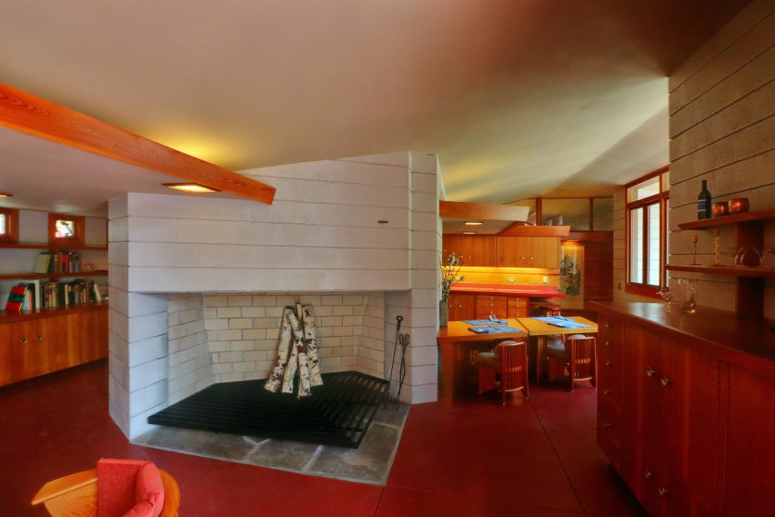 RW Lindholm House by Frank Lloyd Wright moved from Minnesota to Pennsylvania