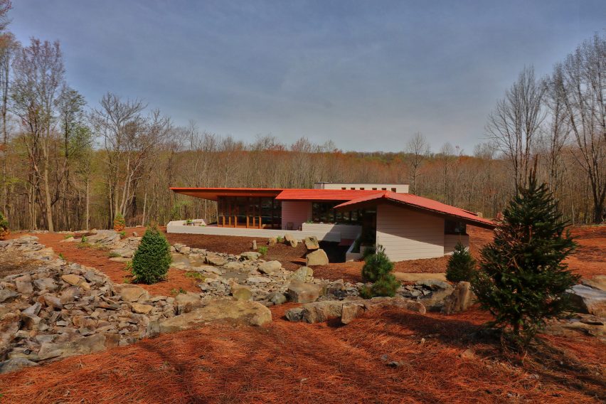 RW Lindholm House by Frank Lloyd Wright moved from Minnesota to Pennsylvania