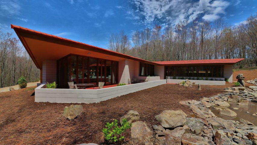 RW Lindholm House by Frank Lloyd Wright moved from Minnesota to Pennsylvania