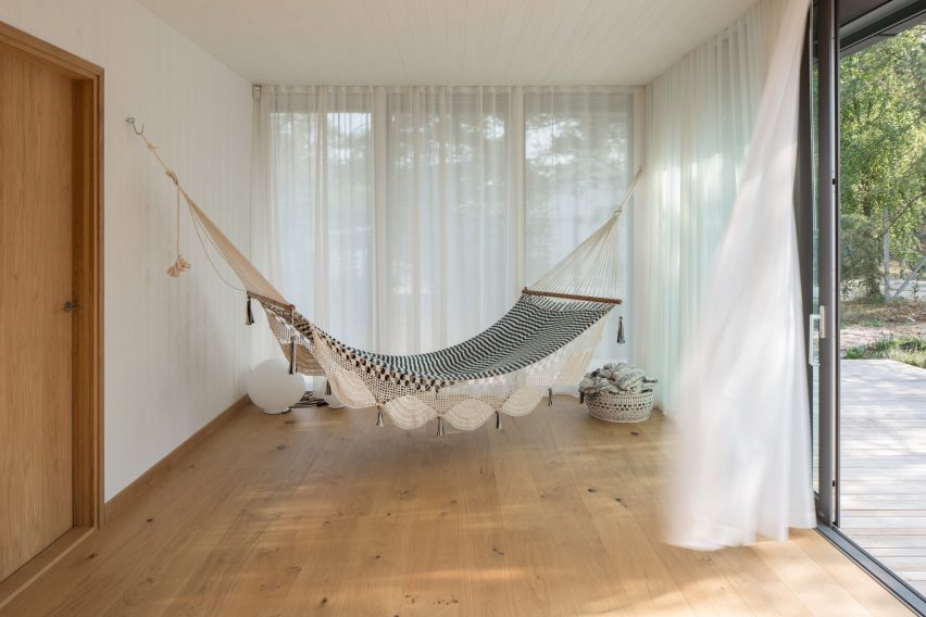 Sommarhus T by Johan Sundberg