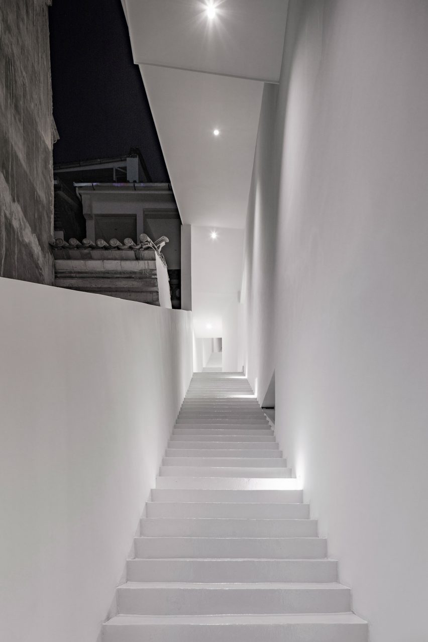 Annso Hill Hotel in Tengchong City, China, by Studio QI