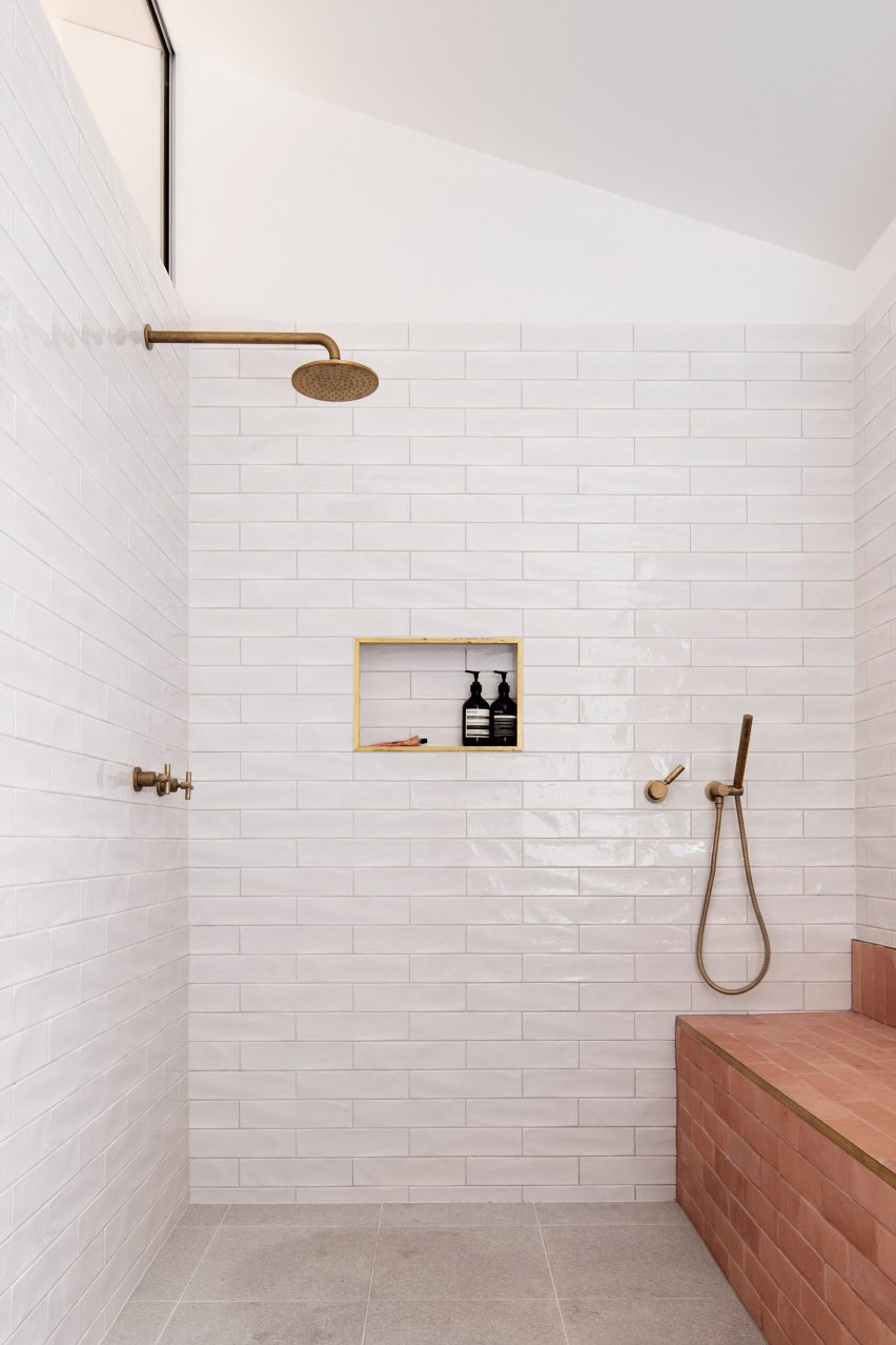 Three Piece House but Studio TRIAS