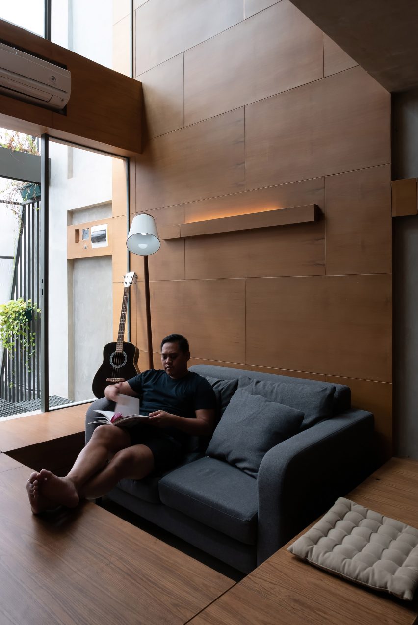 3500 Millimetre House by Ago Architects