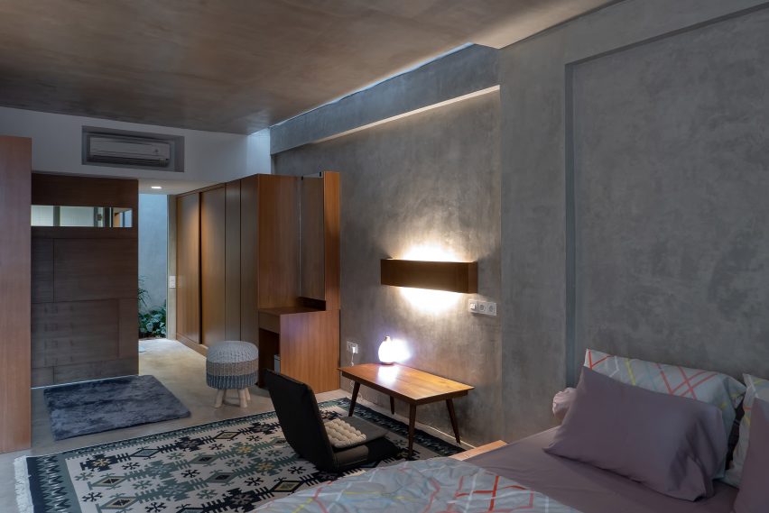 3500 Millimetre House by Ago Architects
